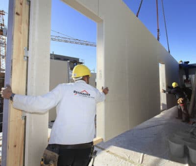 Drevené „paneláky“, aj to je možné. Panelový konštrukčný systém.