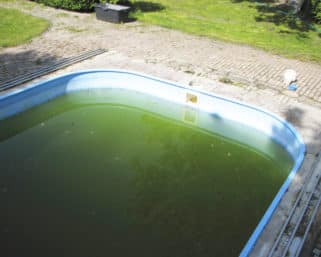 Problémy zle zazimovaných bazénov, poradíme ako teda pripraviť prezimujúcu bazénovú vodu na sezónu