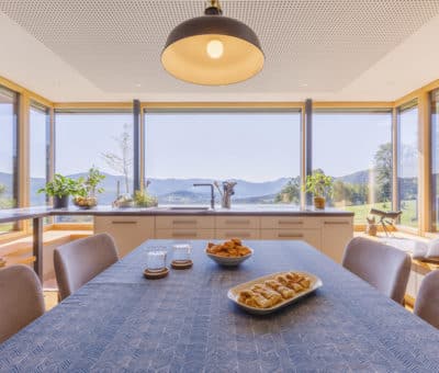 Dom pod viničným vrchom, panoramatické výhľady na okolitú krásu prírody