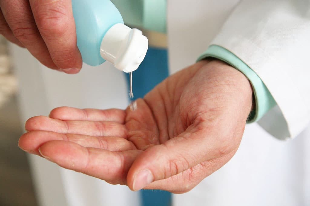 Ako sa starať o domácnosť v chrípkovej sezóne, dezinfikujte všetko, Dezinfekcia ruk