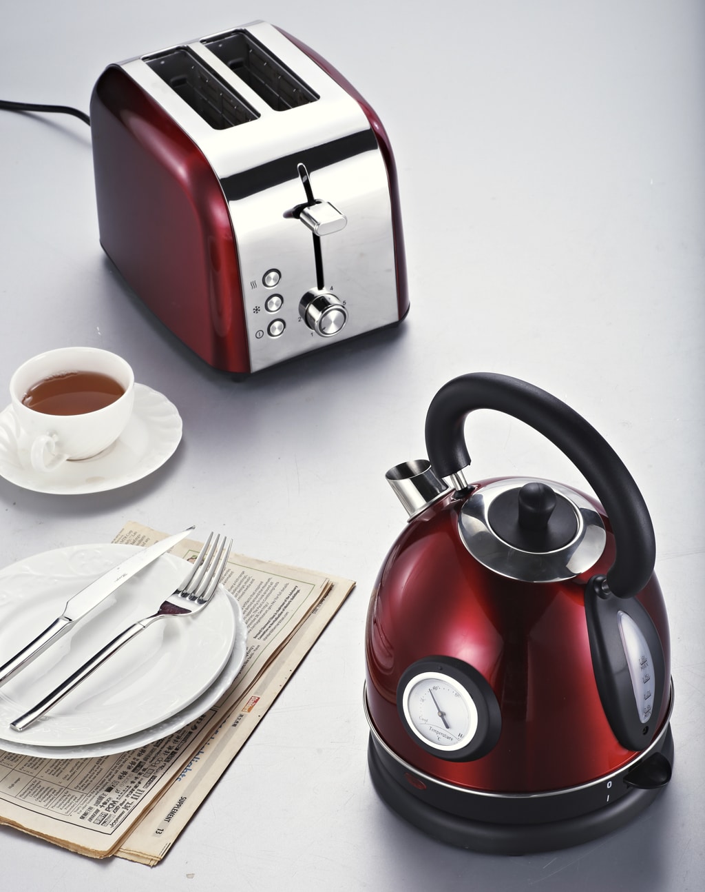 Inšpiratívne elektrospotrebiče, antikorová rýchlovarná kanvica ORAVA HILUXE a hriankovač na 2 hrianky ORAVA CRISPO