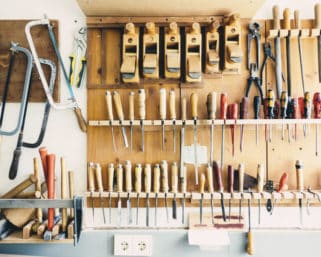 Ako si uložiť nástroje v dielni? Vyrobte si: Úložné riešenie na náradie v dielni.