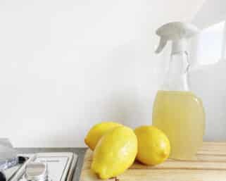 Vyrobte si domáce čistiace prostriedky: Čím nahradiť saponát či prací prášok?