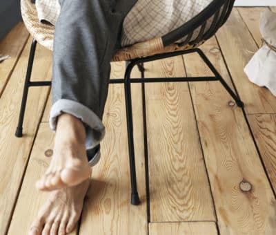 Šú lepšie PVC podlahy alebo drevené parkety? Spoznajte ich výhody aj nevýhody!