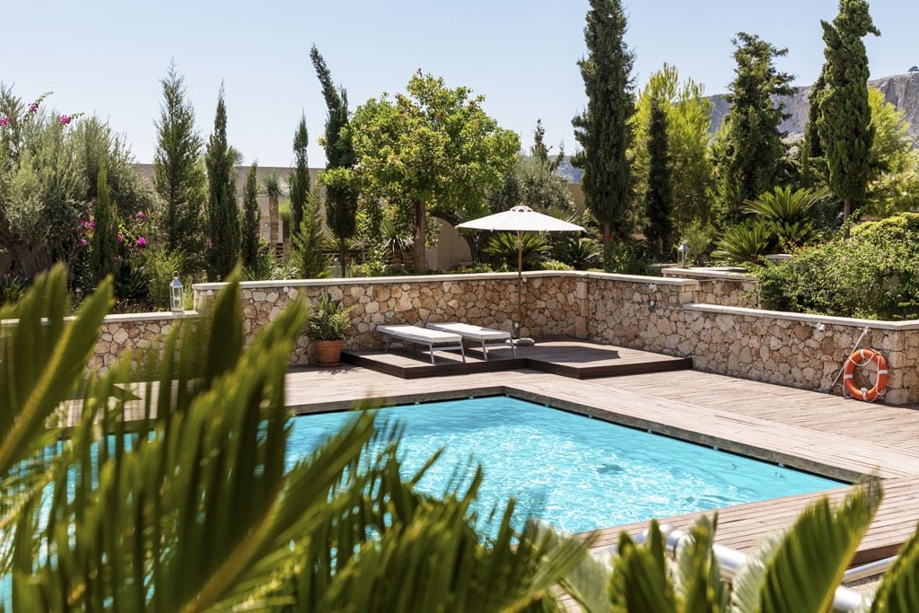 Bazén na záhrade: Luxus, alebo hlúposť? Nadzemné a zapustené bazény
