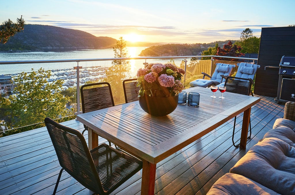 Vonkajšia terasa, miesto, kde si vychutnávame nielen rannú kávu