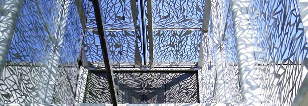 Dierovaný plech, Perfora, exterier