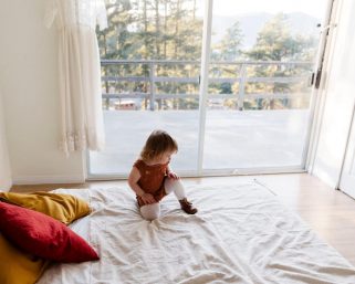 Tipy pre harmonický spánok: Čo nepatrí do spálne a detskej izby?