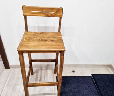 Vyrob si vlastnoručne doma barovú stoličku