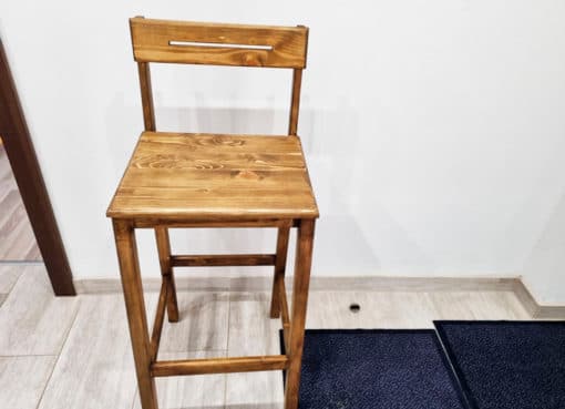 Vyrob si vlastnoručne doma barovú stoličku