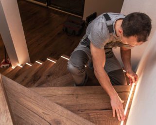 Osvetlenie schodov v dome: najlepšie dizajnové varianty