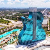 Guitar hotel na Floride v tvare gitary