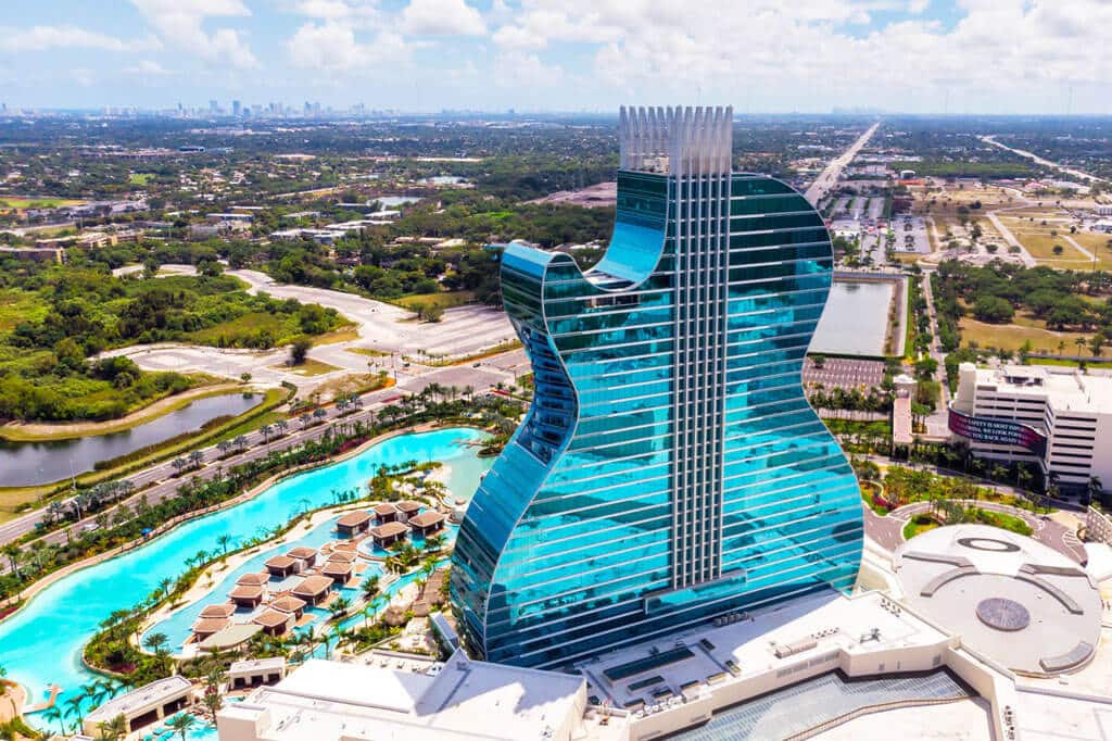 Guitar hotel na Floride v tvare gitary