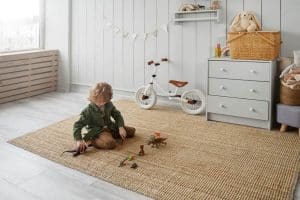 Ktoré materiály vybrať do detskej izby, drevo alebo plast