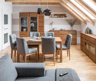 Exkluzívny jedálenský nábytok do podkrovia