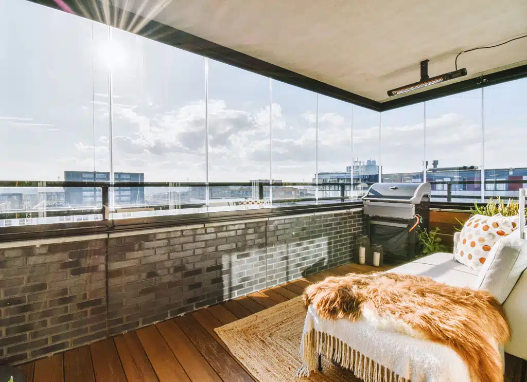 Balkon miesto, kde dom dýcha von