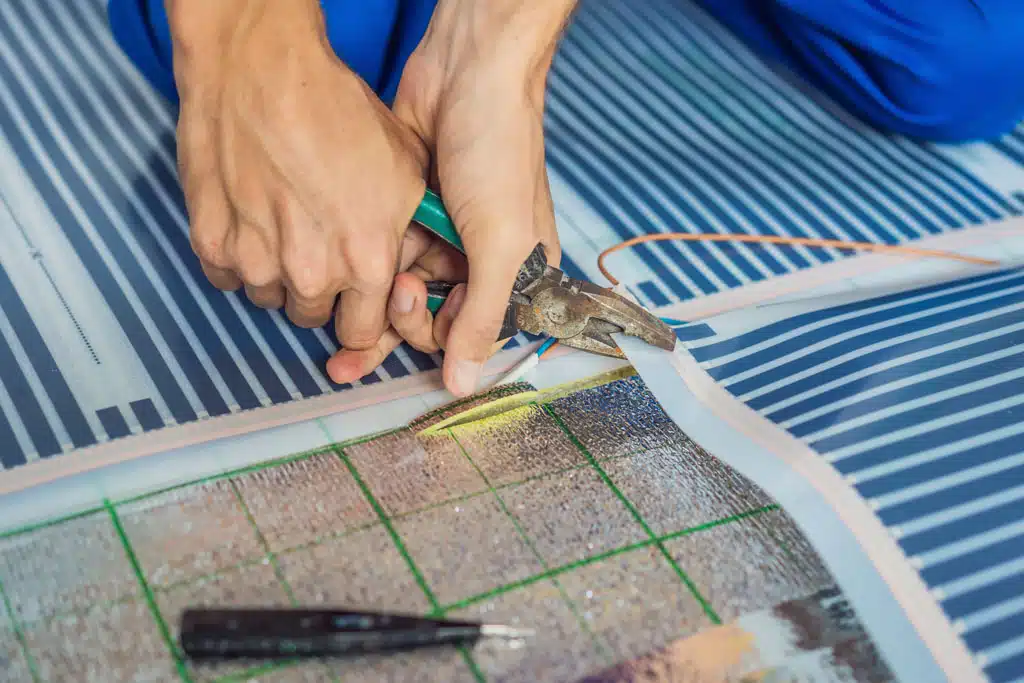 Elektrické podlahové kúrenie jednoduché na montáž