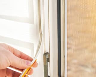 Nielen okná a steny. Teplo uniká z domov aj prekvapivými miestami